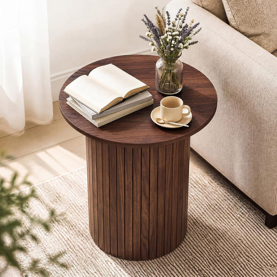 GIANTEX Round Side Table, Fluted Mid Century Modern Drum End Table | 22.5‘’ Wooden Pedestal Accent Nightstand for Bedroom