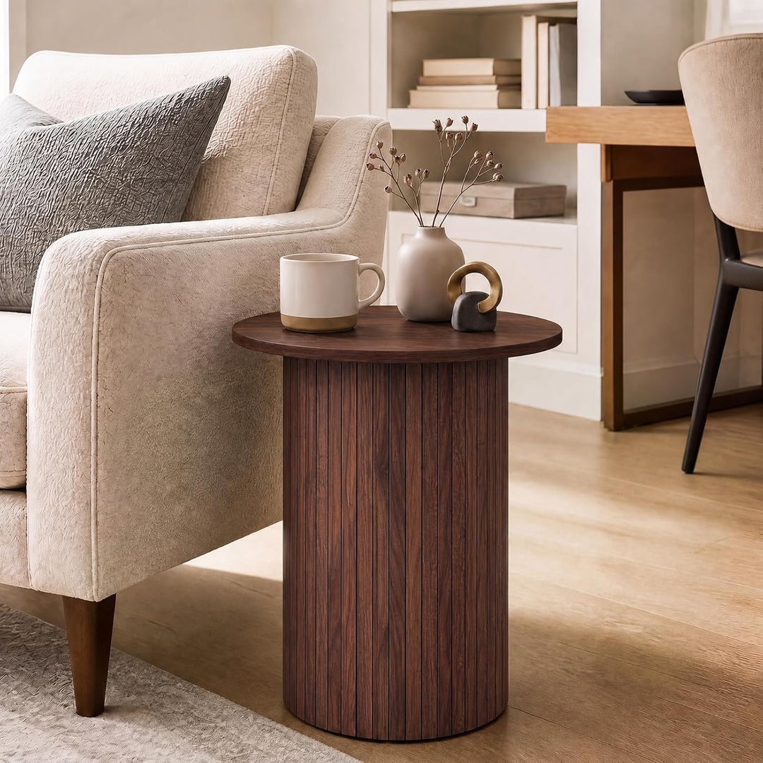 GIANTEX Round Side Table, Fluted Mid Century Modern Drum End Table | 22.5‘’ Wooden Pedestal Accent Nightstand for Bedroom