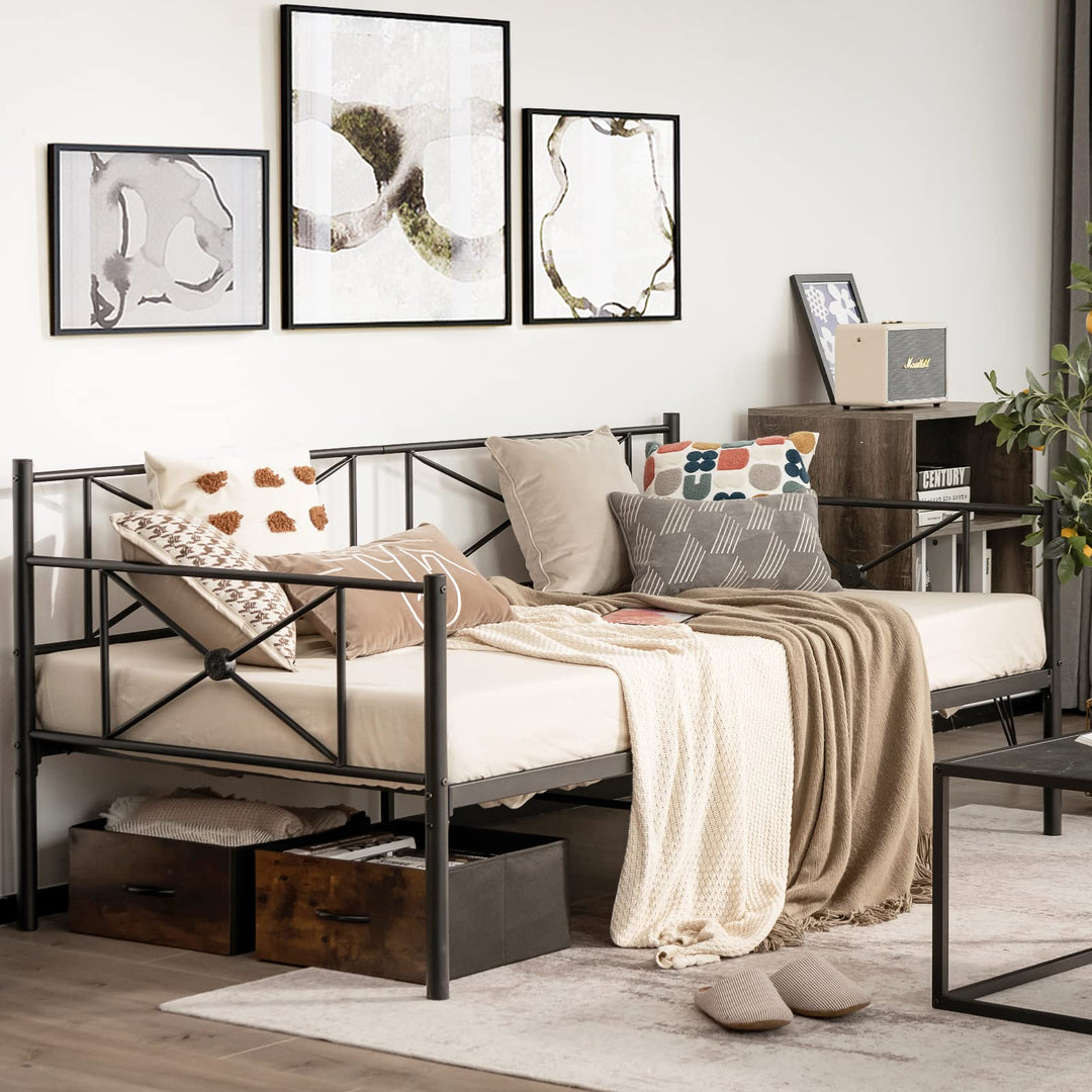 Giantex Metal Daybed Frame Twin Size, for Living Room Bedroom Guest Room, Easy Assembly, Black &amp; White